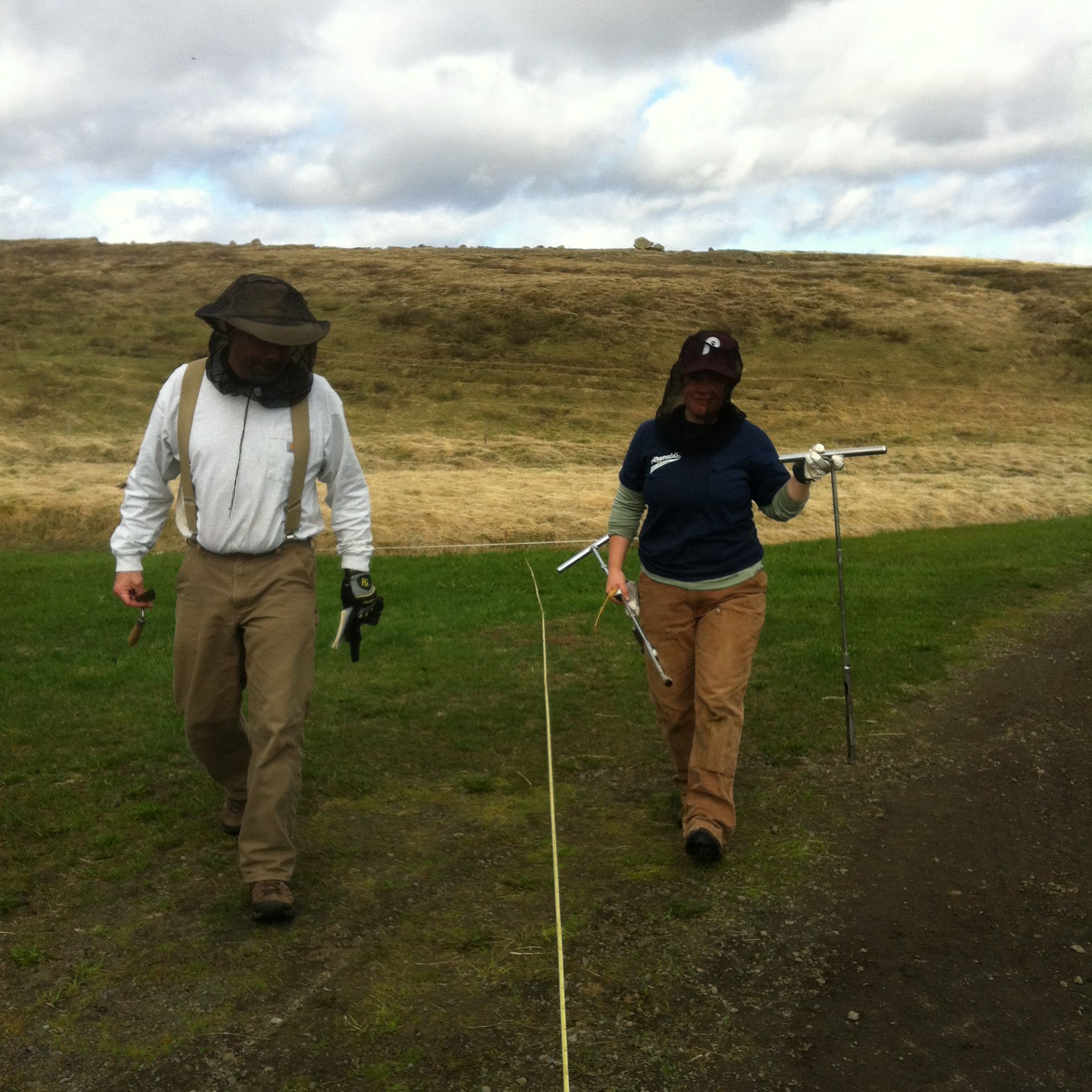 Colleen Strawhacker takes cores with PhD student Tom Ryan.