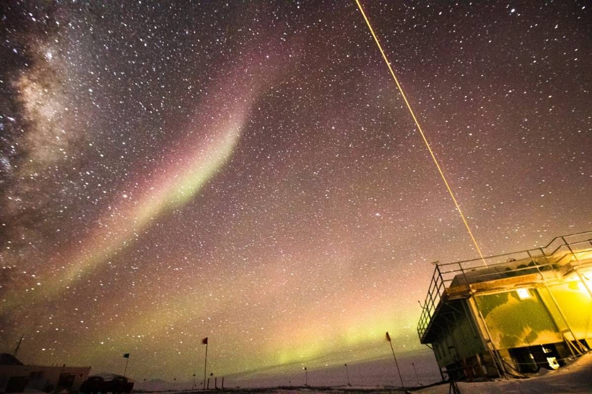 LIDAR shooting into the Antarctic night sky. 