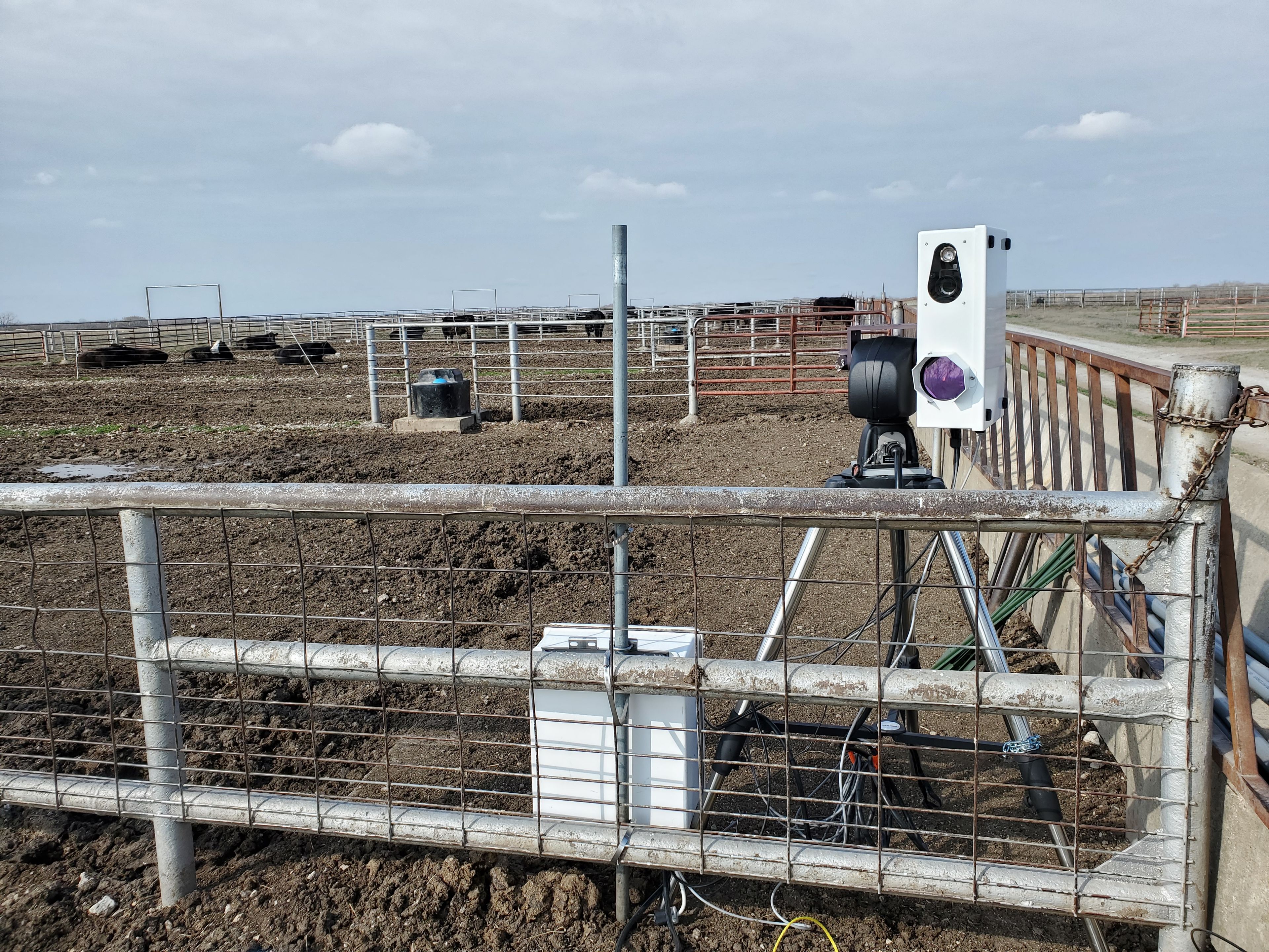 The Dual Comb Spectroscopy sits on the fencline monitoring feedlots in Kansas