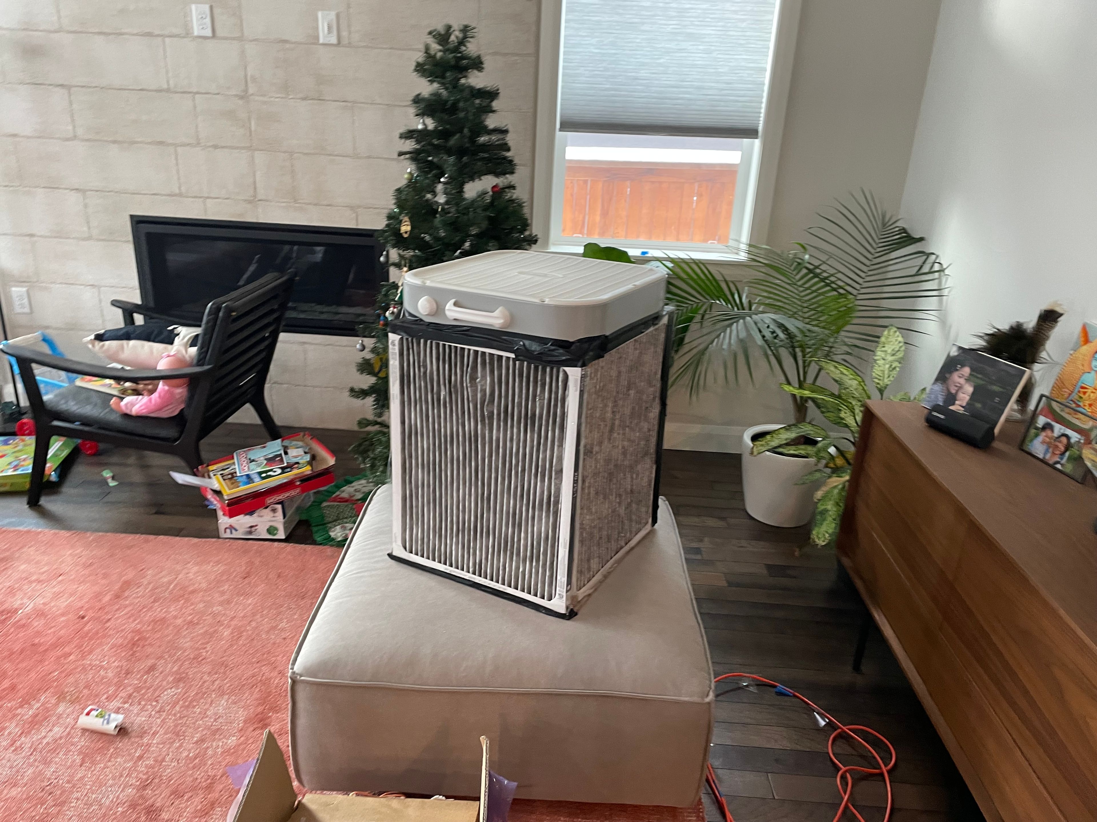 Air cleaner constructed by scientists