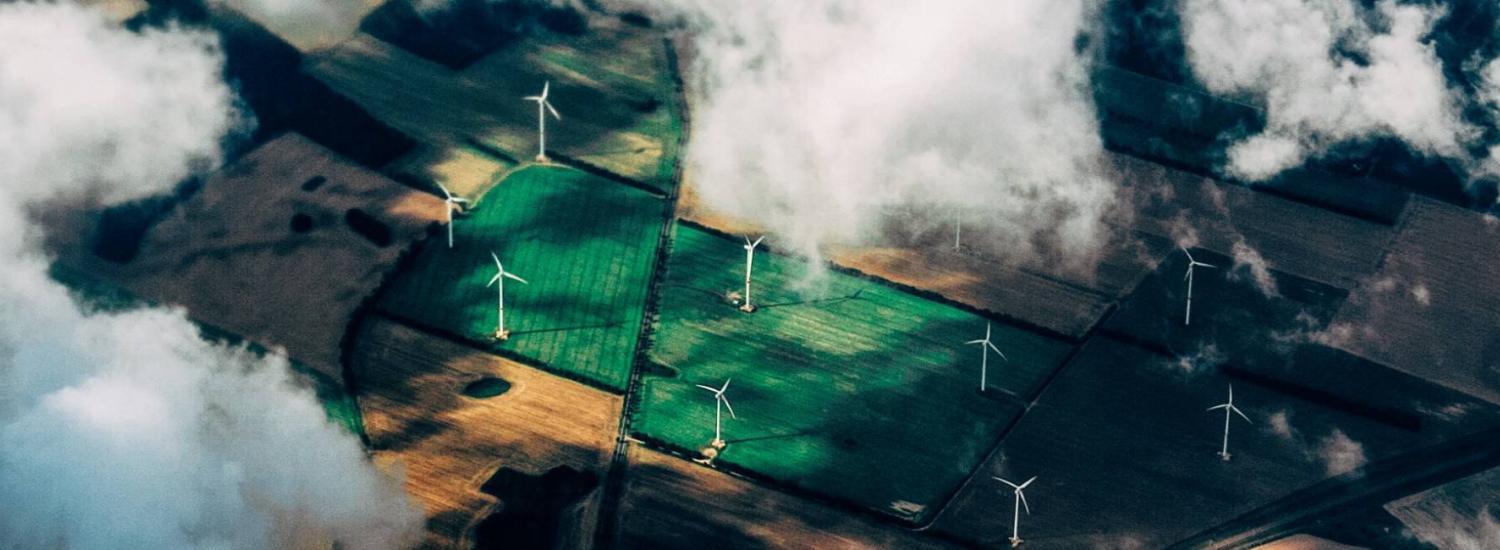 Wind turbines on agricultural land. Photo: Thomas Richter on Unsplash